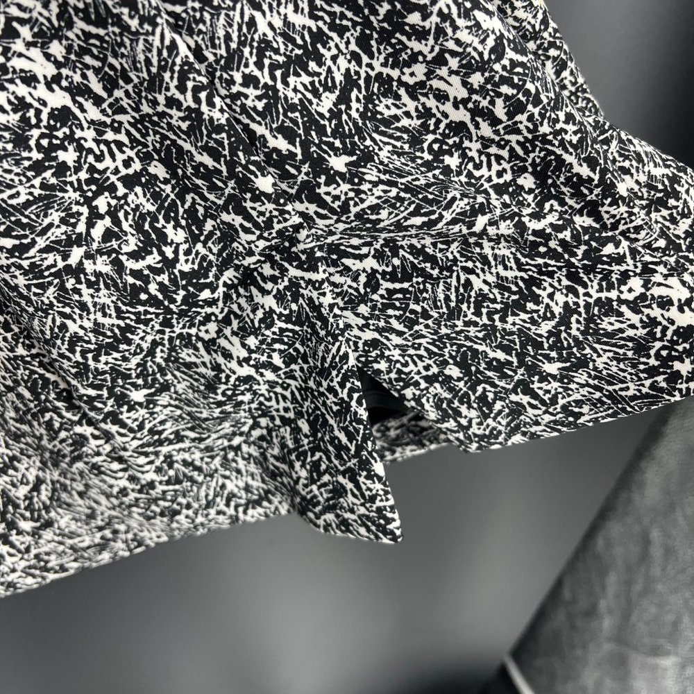 Express Pattern Dress - Picture 7 of 8